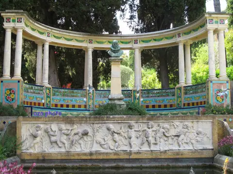 Jardin des Romanciers ou Fontana Rosa