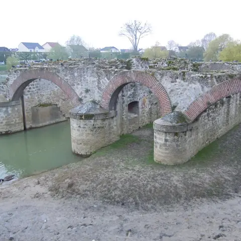 Edifice romain appelé Les Antiquités (ruines)