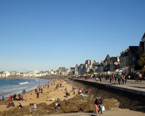 Grotte de la plage du Liouquet n° 1