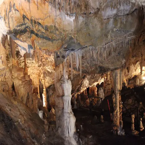 Grotte de la Maunière