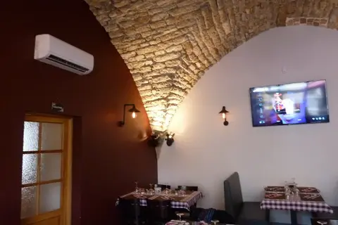 Au Tire Bouchon