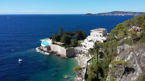 Mademoiselle Saint Jean Cap Ferrat