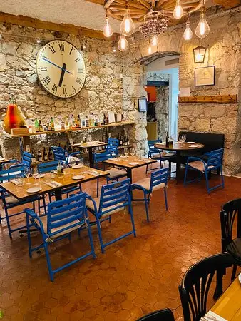 La Chaise Bleu Restaurant