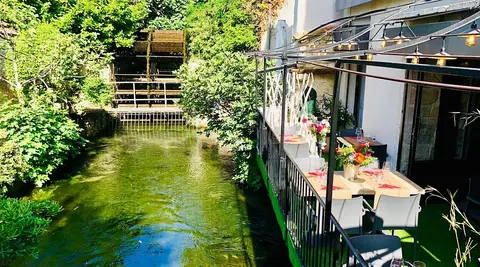 French Coffee Shop L'isle sur la Sorgue