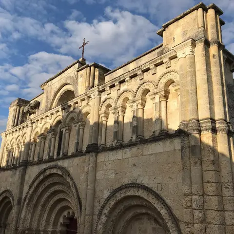 Église apostolique arménienne Sourp Asdvadzadzine