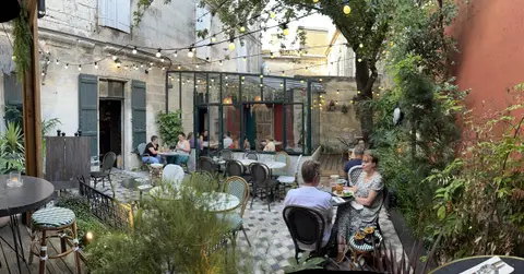 La Cour Food & Wine Bar by La Belugue