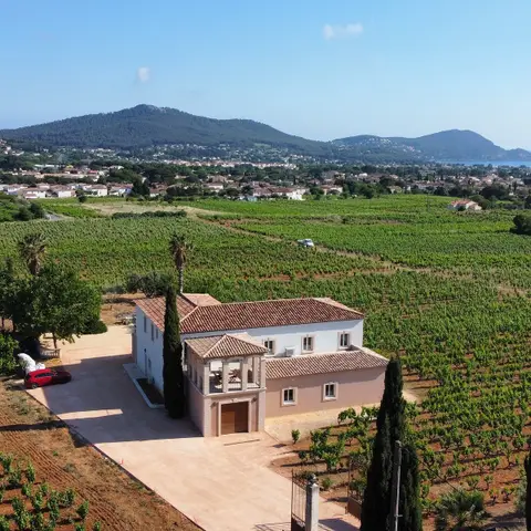 Domaine et château Pey Neuf