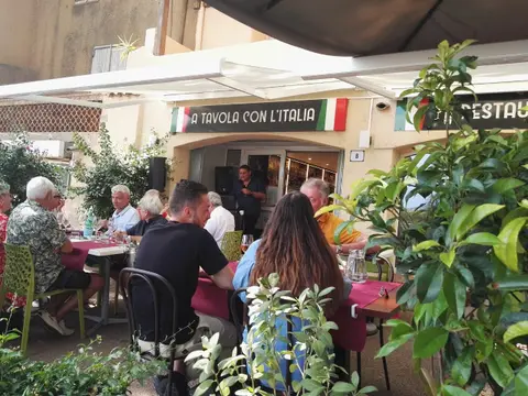 A Tavola