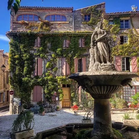 Place de la Fontaine