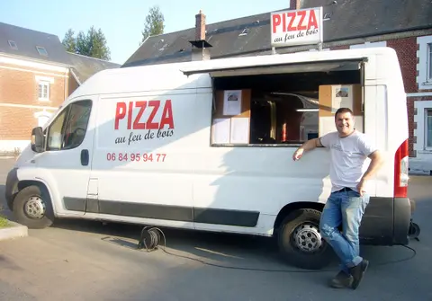 Camion Pizza des Arènes "Pizza Truck"