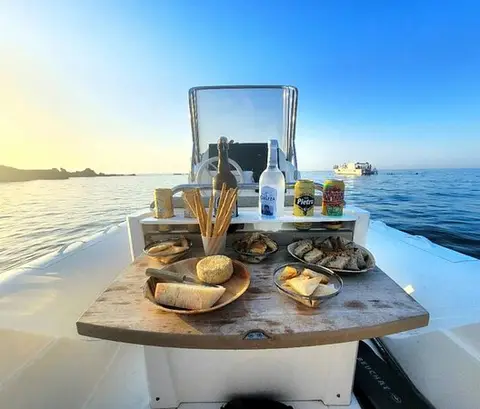 Passion Med, journées en catamaran