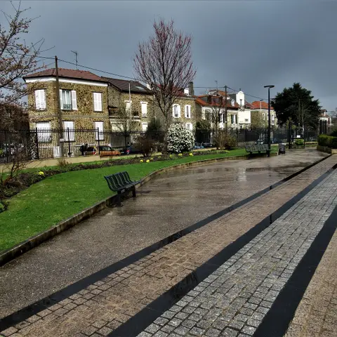 Square du Dix Mai