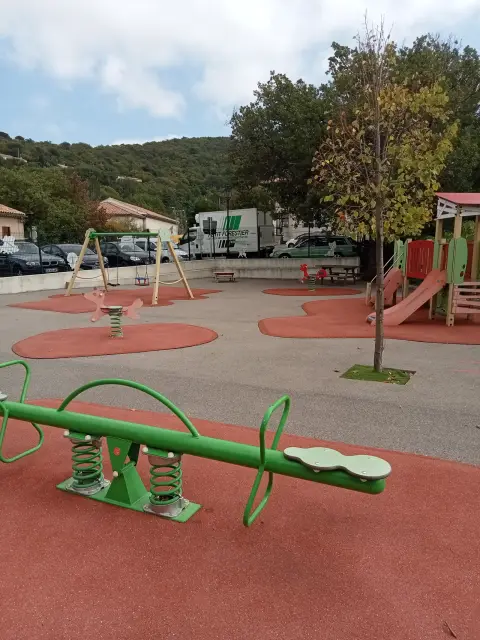 Jardin d'enfant Robert Deleuil  (village)