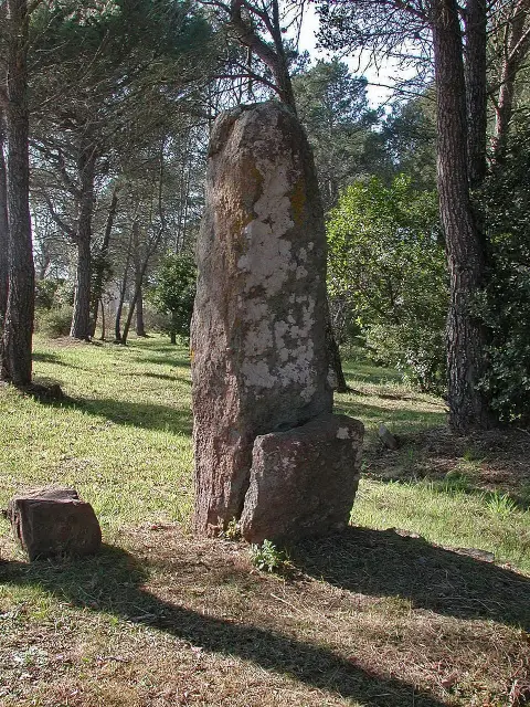 Menhir couché
