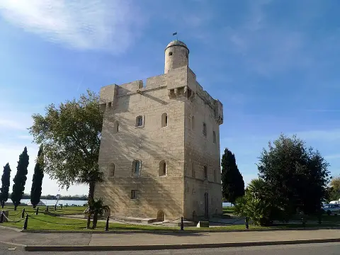 Tour Saint Louis