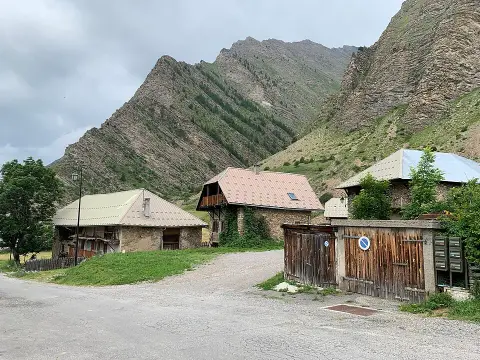 Cascade De Razis