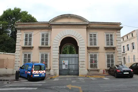 Hôpital Chalucet et jardin public Alexandre Ier