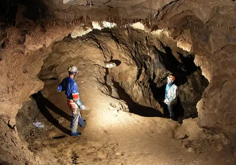 Grotte des Echelons scellés