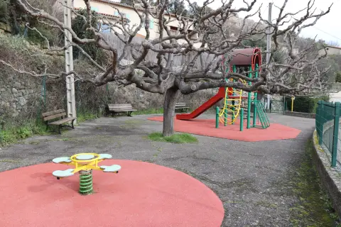 Aire de jeux d'enfant des Mauvares