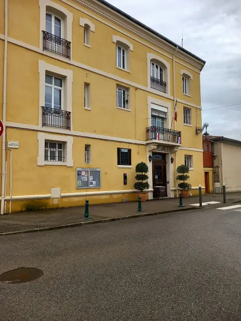 Salle Raymond Galhuid