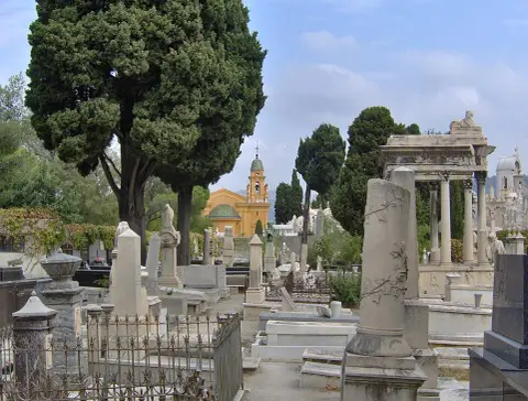 Cimetière - colline du chateau
