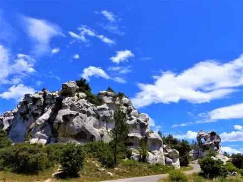 SAINT-RÉMY-DE-PROVENCE - De Saint-Rémy aux Baux