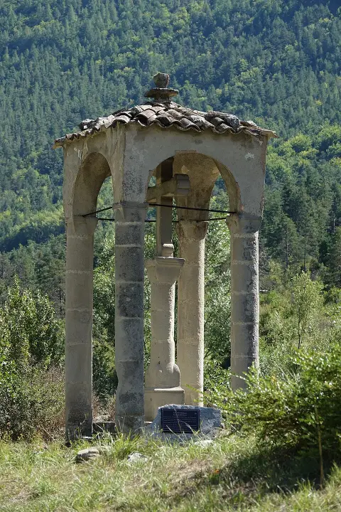 Croix couverte
