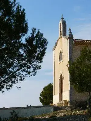 Sentier botanique dans les collines de la Fare-les-Oliviers