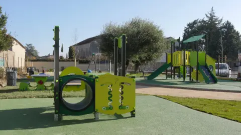 Aire de jeux · Maillane