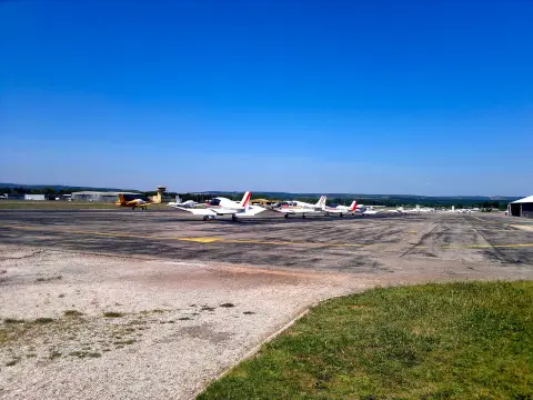 Aérodrome d'Aix-les-Milles