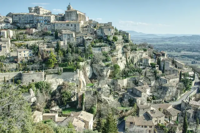 Atypique appartement au calme à Peyrolles-en-Provence — Provence