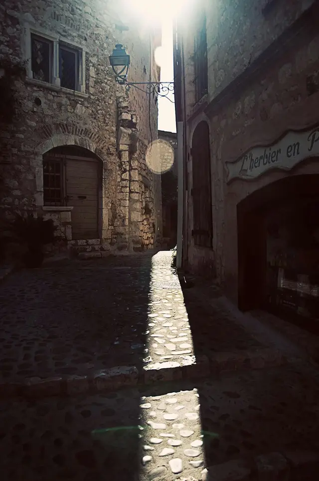 Élégant appartement avec jardin à Saint-Hippolyte-le-Graveyron — Provence