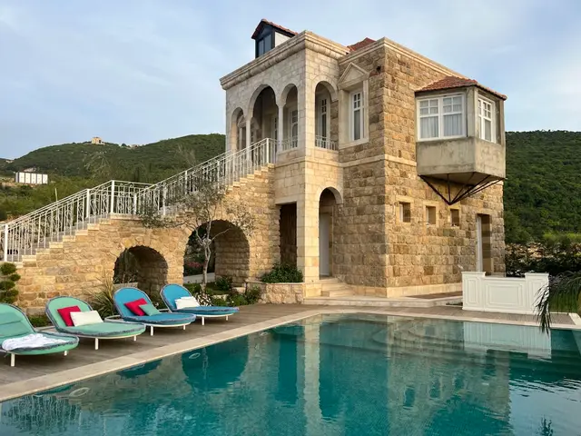 Élégant maison avec terrasse à Château-Ville-Vieille — Provence