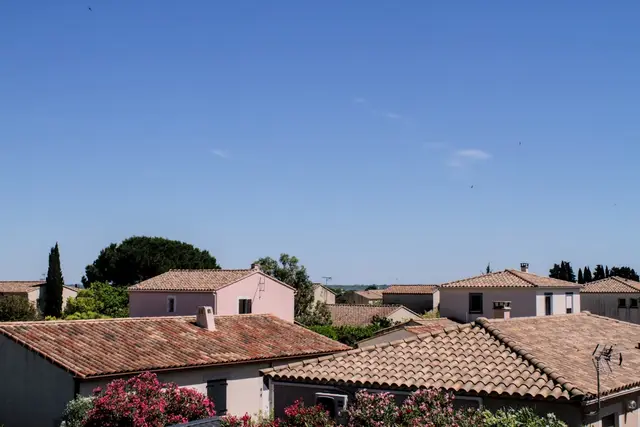 Rénové appartement au calme à Ollières