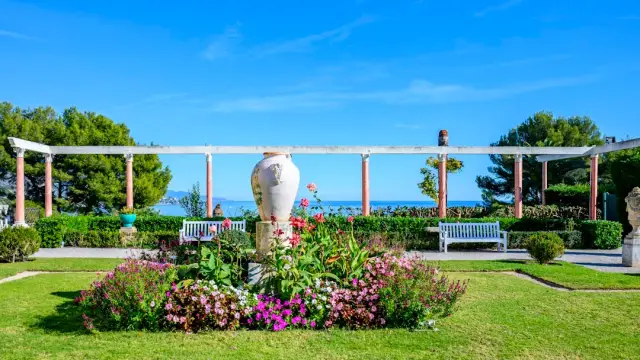 Spacieux villa en centre-ville à Mouriès — Provence