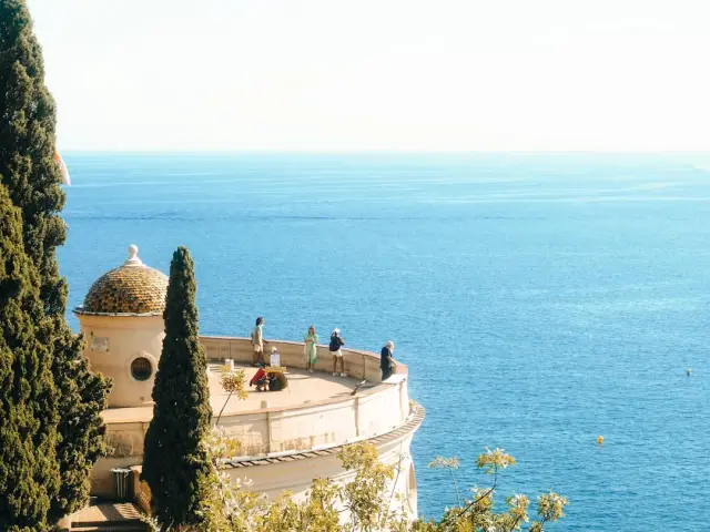 Rénové studio plein de charme à Fontvieille