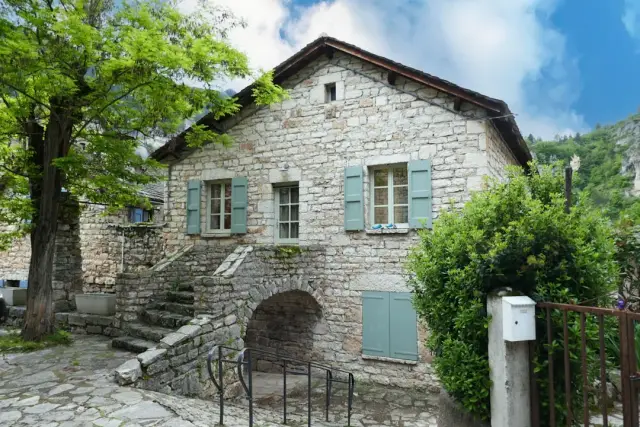Rénové loft avec jardin à Sospel — Provence