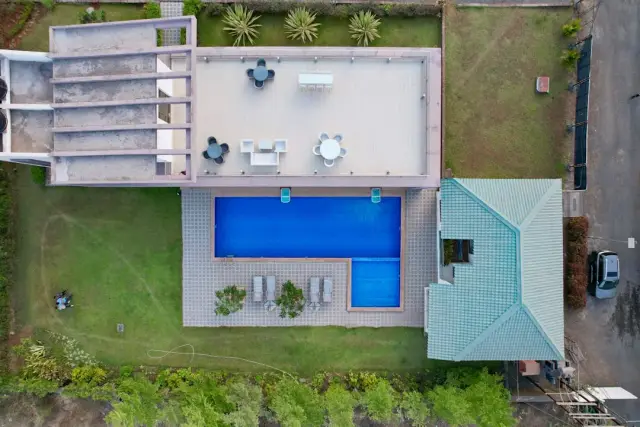 Atypique villa près de la gare à L'Isle-sur-la-Sorgue — Provence