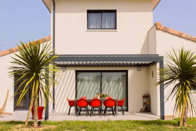Rénové chalet idéalement situé à Arles