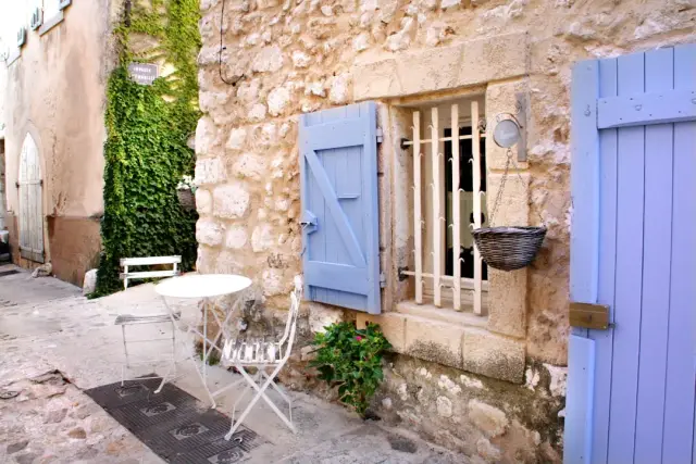 Charmant studio plein de charme à Éourres — Provence