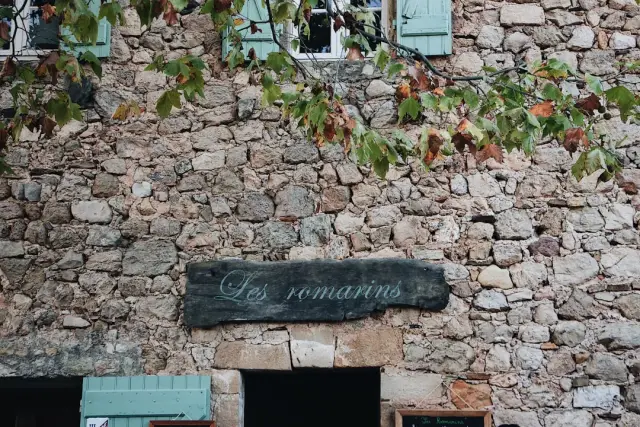 Authentique loft avec terrasse à Les Ferres — Provence
