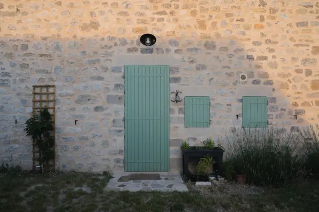 Atypique appartement au pied des sites touristiques à Beauvezer — Provence