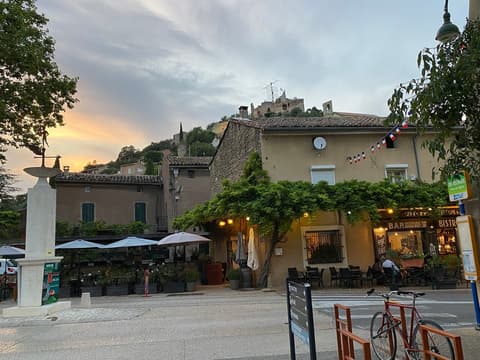 Village d'Entrechaux