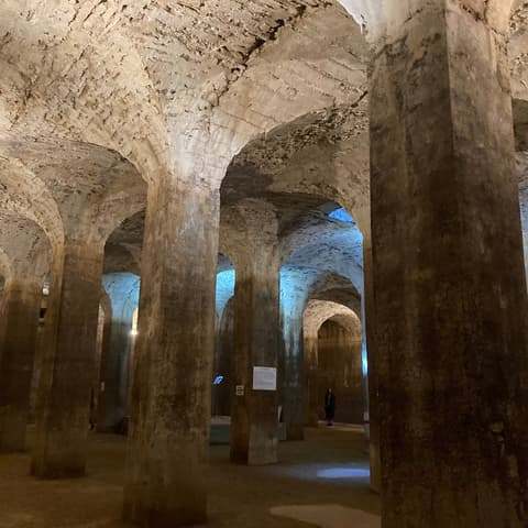 Cathédrale souterraine (citerne monumentale du château)