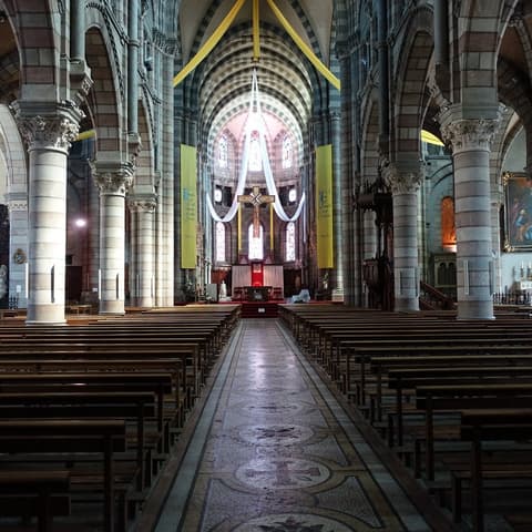 Cathédrale Notre-Dame et Saint-Arnoux
