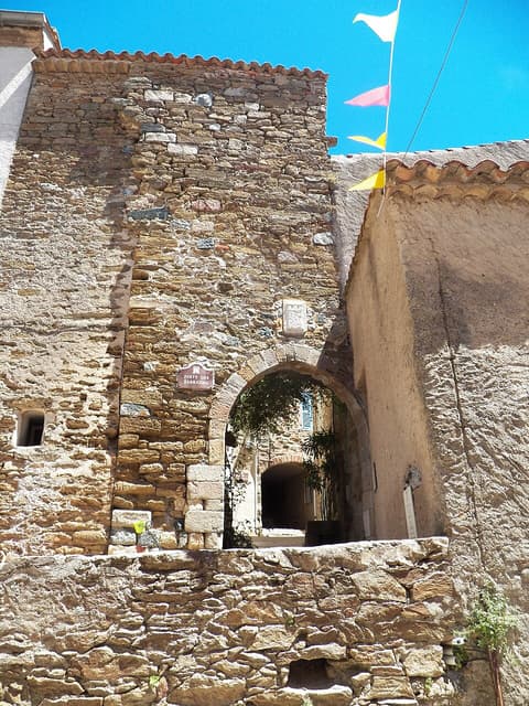 La Porte des Sarrazins