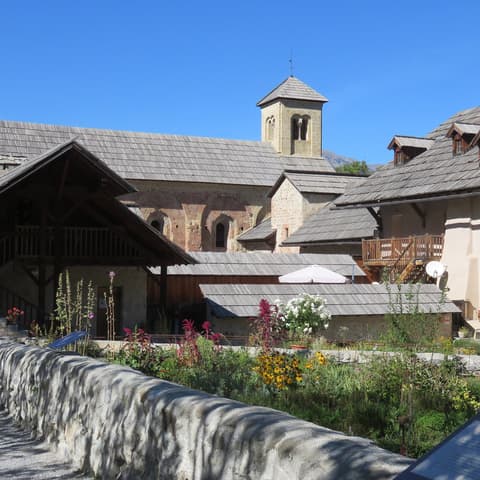 Vestiges de l'abbaye de Clausonne