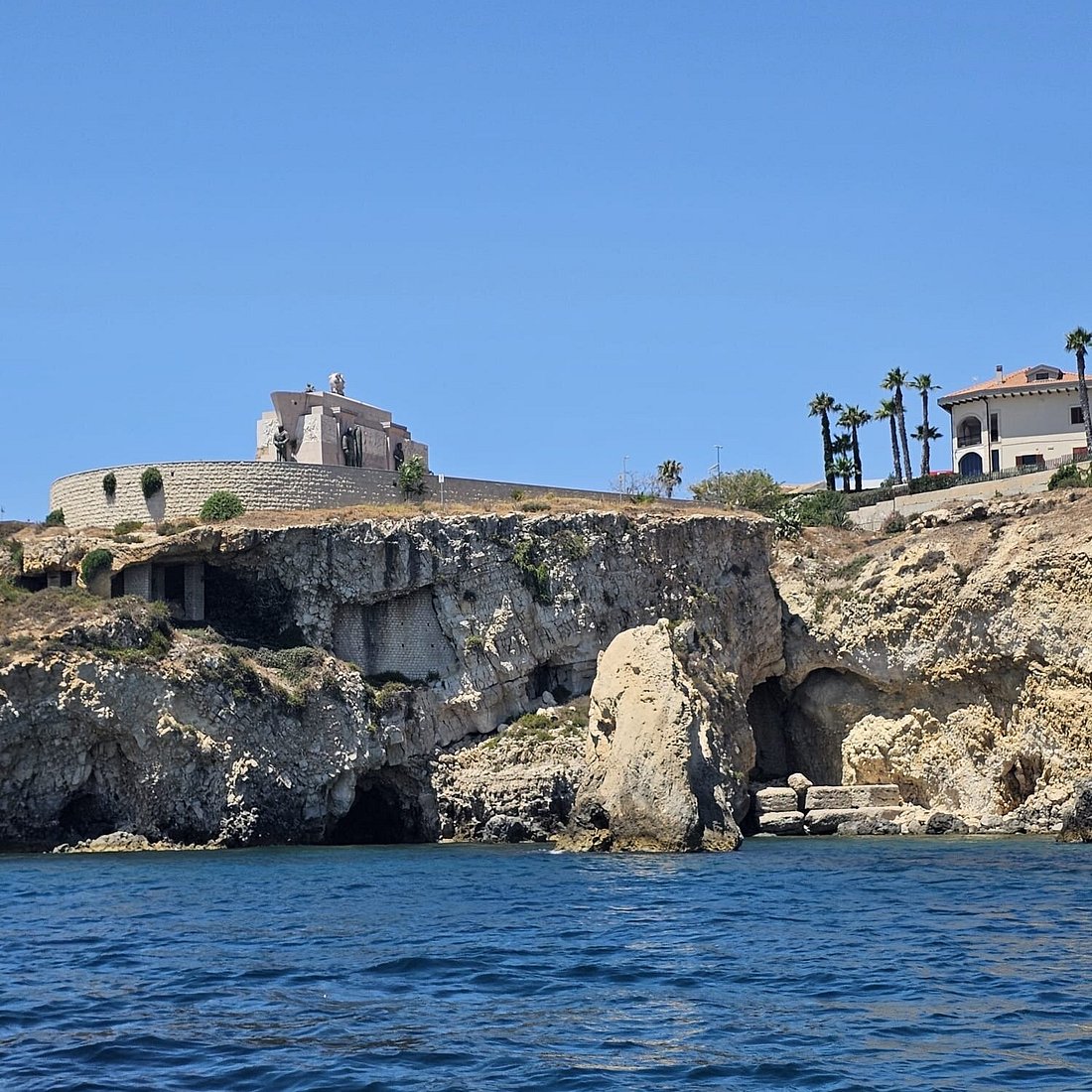 Grotte marine du Trayas n°2 (entrée Est)