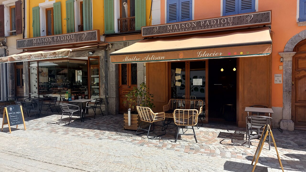 Cafe la tonnelle