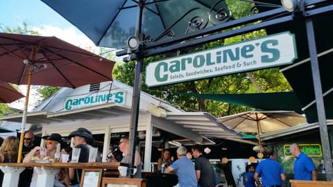 Le Caroline's Café